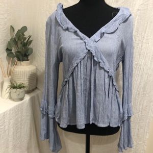 American eagle long sleeve ruffled v